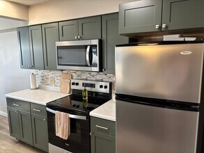 2360 Wapakoneta Ave, Unit 106 in Sidney, OH - Foto de edificio - Building Photo