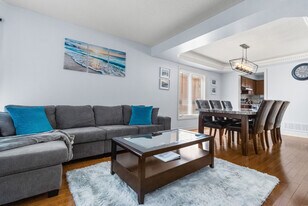 251 Wright Crescent in Niagara-On-The-Lake, ON - Building Photo