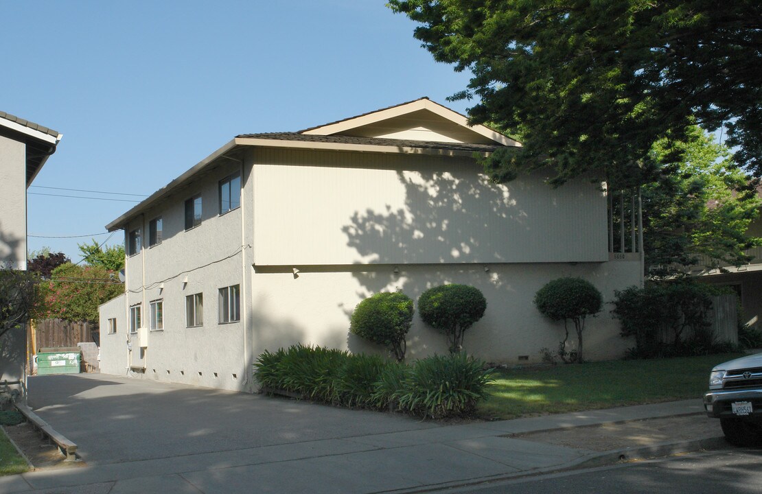 2321 Pauline Dr in San Jose, CA - Foto de edificio