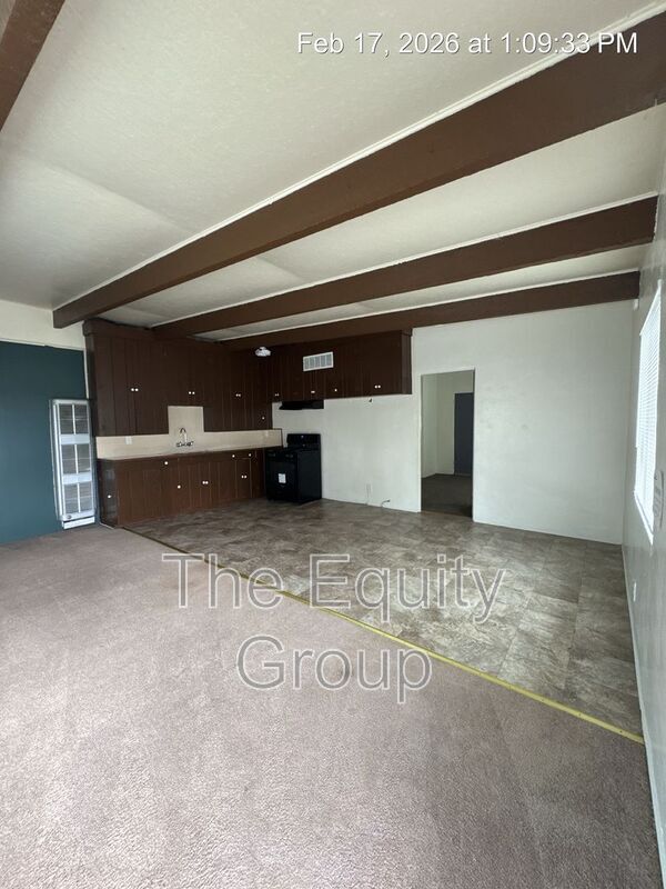 220 W Cypress Ave in Visalia, CA - Building Photo - Building Photo