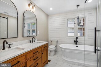 6904 Chelsea Rd in McLean, VA - Building Photo - Building Photo