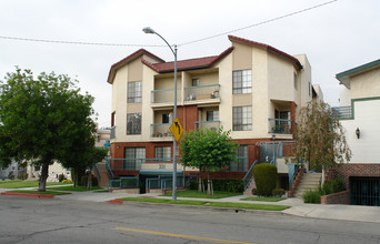 331 W Stocker St in Glendale, CA - Building Photo - Building Photo