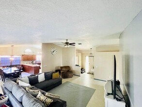 174 Roy Ct Cir in Royal Palm Beach, FL - Building Photo - Building Photo