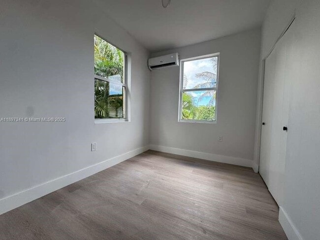 2425 SW 6th St in Miami, FL - Building Photo - Building Photo