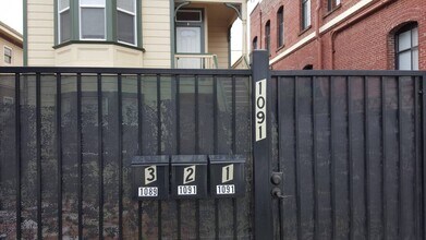 1091 59th St, Unit 2 in Oakland, CA - Building Photo - Building Photo