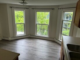 43 Franklin St, Unit 2 in Keene, NH - Building Photo