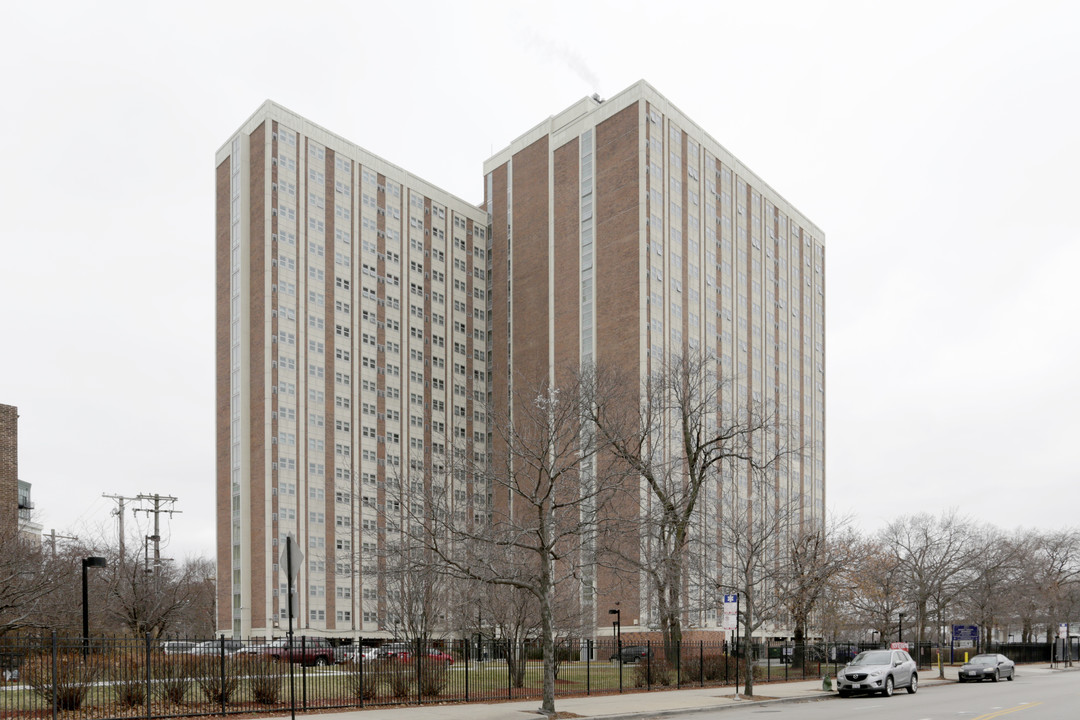 Patrick Sullivan Senior Apartments in Chicago, IL - Foto de edificio