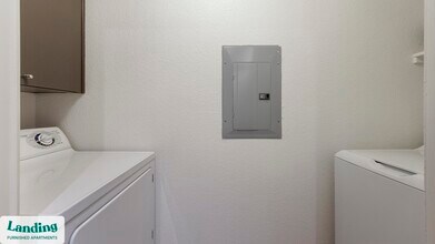 1001 E Playa Del Norte Dr in Tempe, AZ - Building Photo - Building Photo