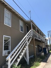 Avenue L in Galveston, TX - Foto de edificio - Building Photo