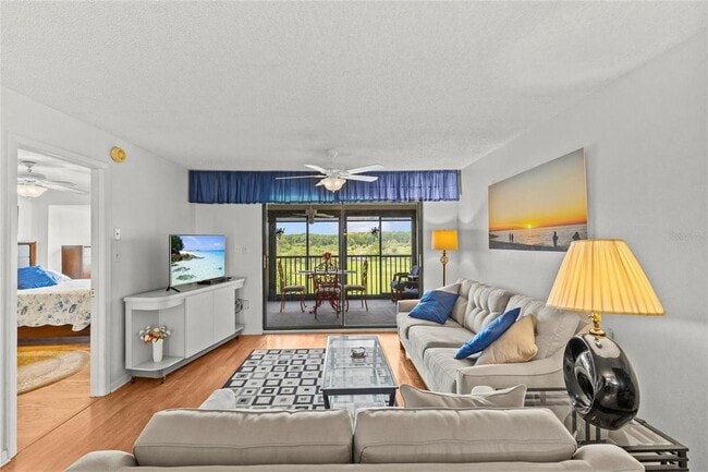 1942 Golf View Dr in Tarpon Springs, FL - Building Photo - Building Photo