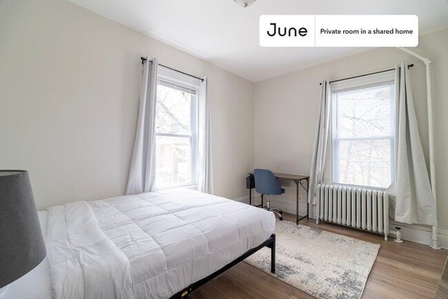 Private bedroom in 3 bed/1 bath Home in Boston, MA - Building Photo - Building Photo