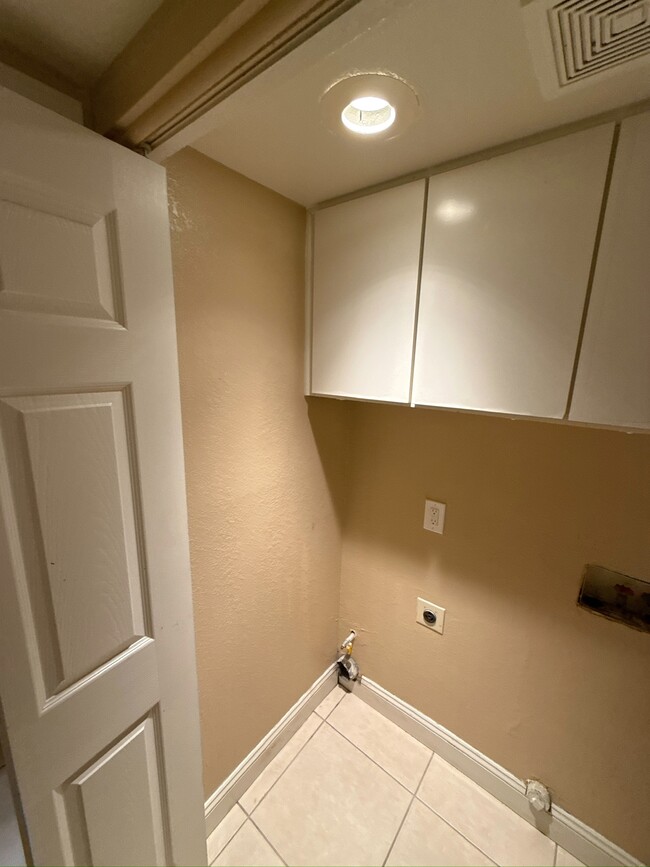 property at 1570 Deer Run Ln
