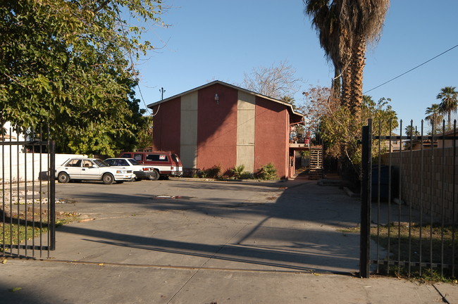 2945 6th St in Riverside, CA - Building Photo - Building Photo