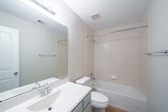 12206 Cove Bluff Ct in Cypress, TX - Building Photo - Building Photo