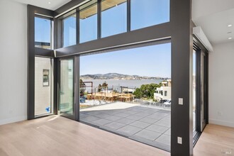 20 Oak Shore Dr in Corte Madera, CA - Building Photo - Building Photo