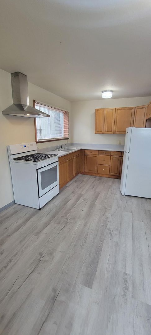 property at 7006 N Altamont St