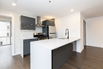 1520 N Marshall St, Unit 4 in Philadelphia, PA - Foto de edificio - Building Photo