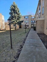 7019 N Ridge Ave, Unit 3A in Chicago, IL - Building Photo