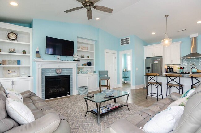 1211 Fort Fisher Blvd N in Kure Beach, NC - Building Photo - Building Photo