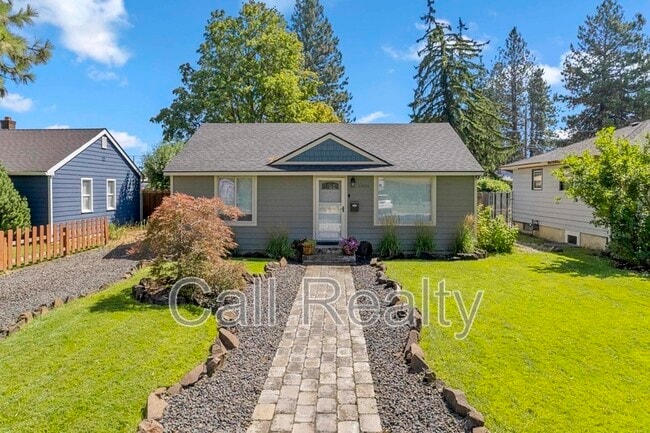 property at 5424 N Oak St