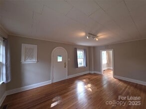 2429 Commonwealth Ave, Unit 1224 in Charlotte, NC - Building Photo - Building Photo