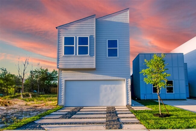 property at 2832 Mansfield St