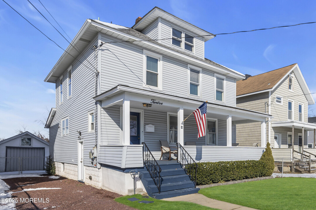 12 Main St in Matawan, NJ - Building Photo