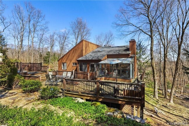 194 Westchester Ave in Pound Ridge, NY - Building Photo - Building Photo