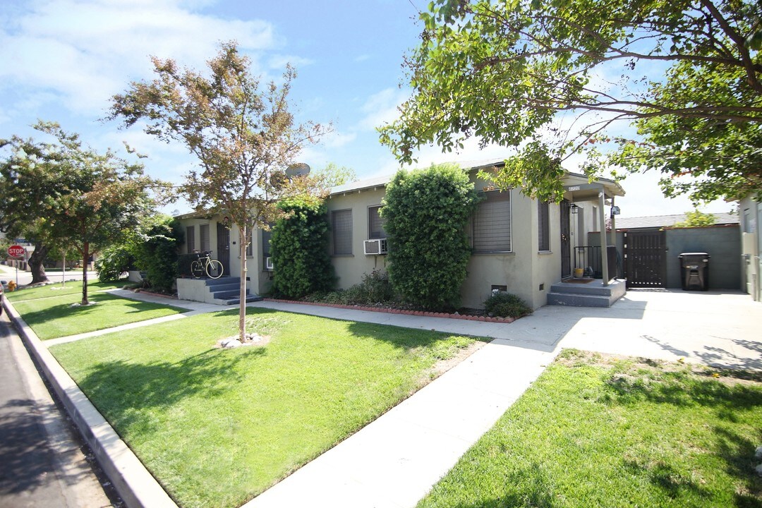 6720 Ferrara St in Los Angeles, CA - Foto de edificio