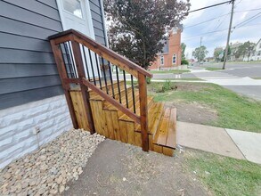 403 S Main St in Delphos, OH - Foto de edificio - Building Photo