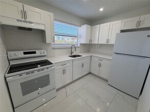 629 SW 10th St in Miami, FL - Building Photo - Building Photo