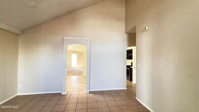 12266 Tierra Loma Rd in El Paso, TX - Building Photo - Building Photo