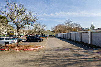 Lumina Apartments in Gresham, OR - Building Photo - Building Photo