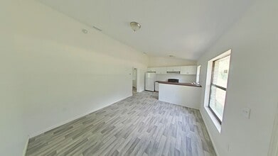 5871 NW 14th St in Ocala, FL - Building Photo - Building Photo
