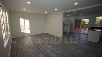 15559 E Bates Ave in Aurora, CO - Foto de edificio - Building Photo