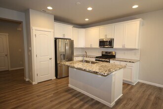 8419 27th St Ct E in Edgewood, WA - Building Photo - Building Photo