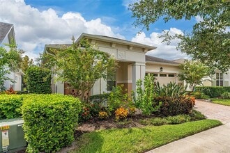 4904 W Fountainwood Dr in St. Cloud, FL - Building Photo - Building Photo