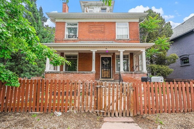 property at 52 S Lincoln St