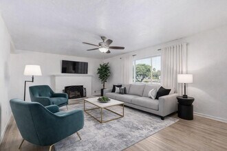 411 E Wigwam Blvd in Litchfield Park, AZ - Building Photo - Building Photo