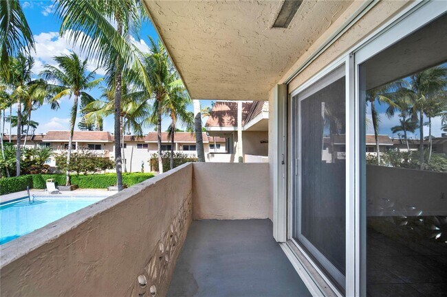 14500 SW 88th Ave in Palmetto Bay, FL - Building Photo - Building Photo