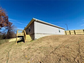 3705 N Carmine Dr in Siloam Springs, AR - Foto de edificio - Building Photo