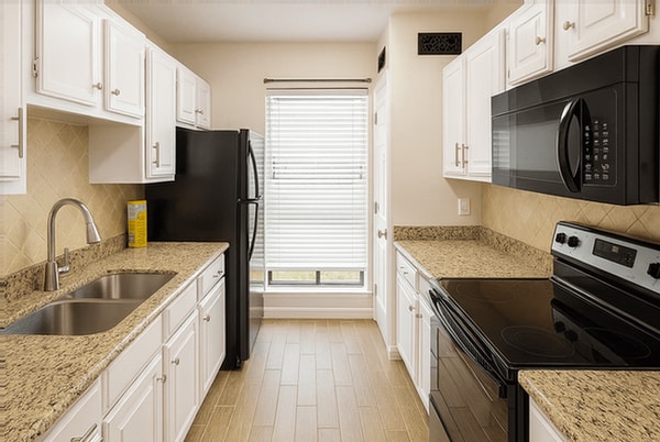 2379 Briarwest Blvd in Houston, TX - Building Photo - Building Photo
