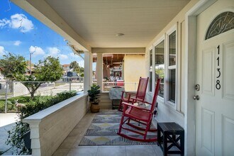 1138 W 52nd St, Unit 1138 in Los Angeles, CA - Building Photo - Building Photo