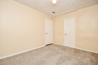 225 17th Ave N in Texas City, TX - Building Photo - Building Photo