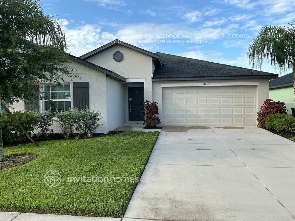 4268 Palatina Way in North Fort Myers, FL - Building Photo