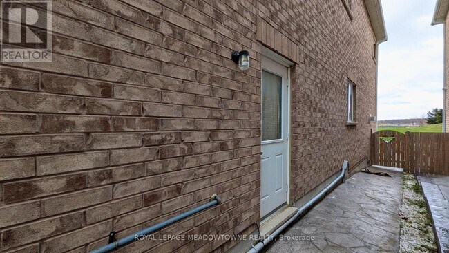 120 Morden Dr in Shelburne, ON - Building Photo - Building Photo