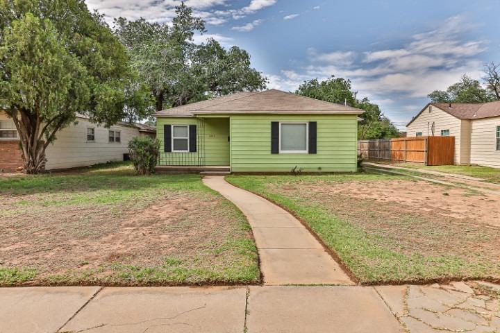 2405 30th St in Lubbock, TX - Building Photo