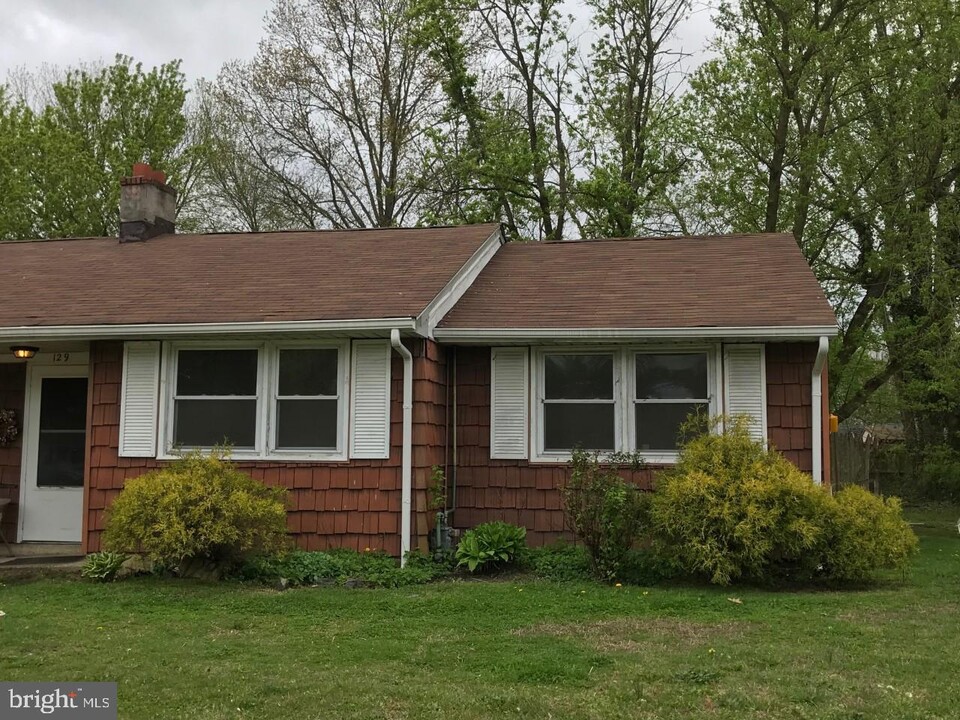 129 Lemmon Ave in Pemberton, NJ - Building Photo