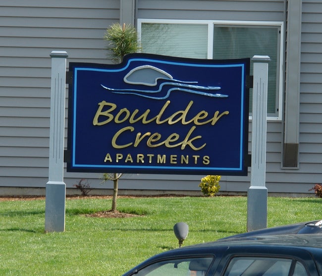 Boulder Creek Apartments in Albany, OR - Foto de edificio - Building Photo