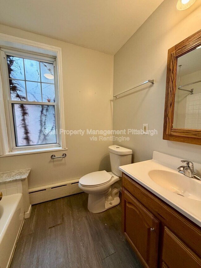 5550 Wilkins Ave in Pittsburgh, PA - Building Photo - Building Photo